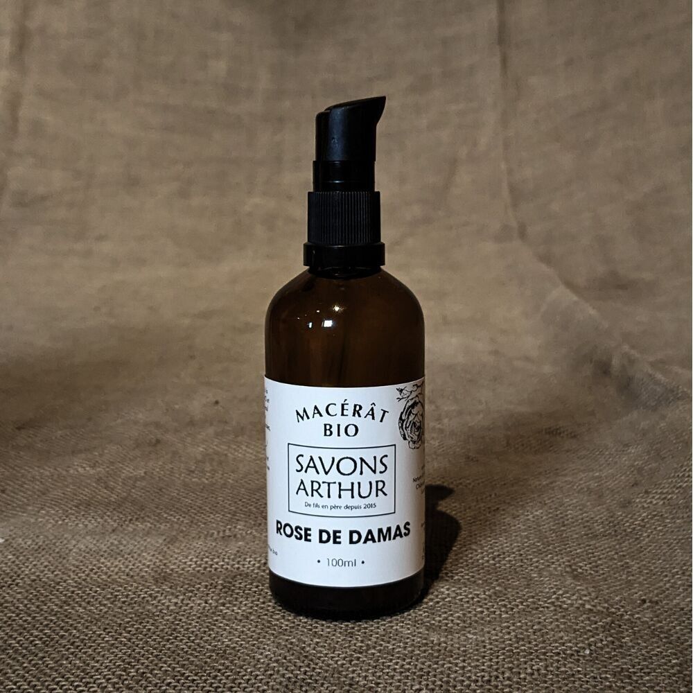 Öliges Mazerat mit BIO-Damaszenerrose