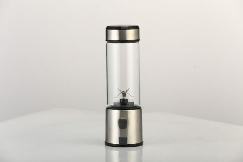 Rechargeable portable blender