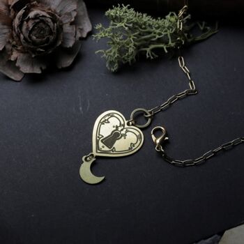 collier pendentif cadenas et lune en laiton 3