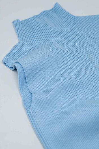 Top tricoté bleu clair sans manches 5