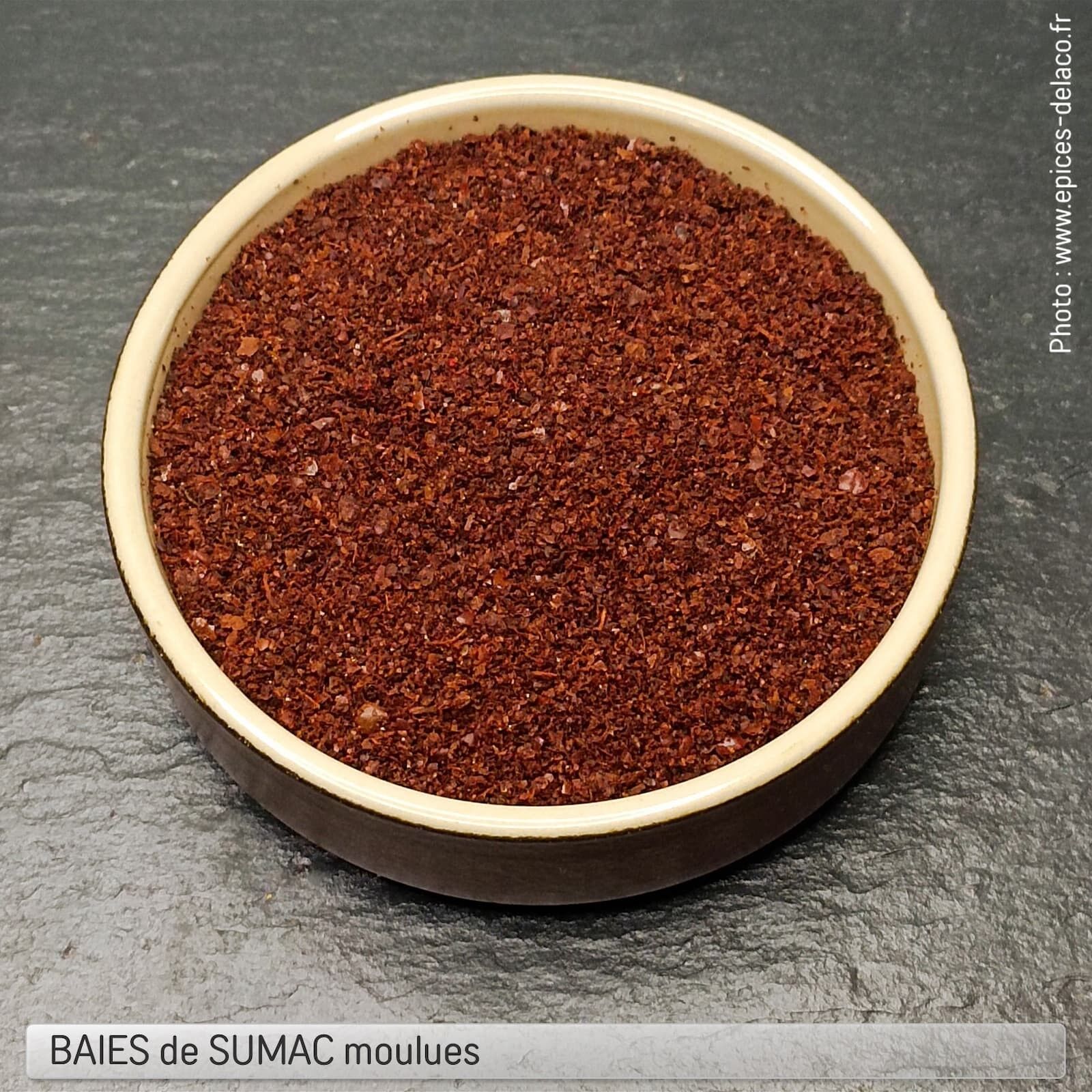 Bacche di sommacco macinate - condimento, erba, spezia e aroma