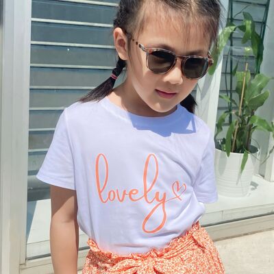 Camiseta de algodón con mensaje “lovely” para niña