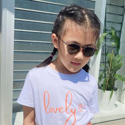 Cotton T-shirt with “lovely” message for girls