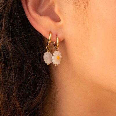 Mini Margueritine hoop earrings - small pearly flower with enameled heart