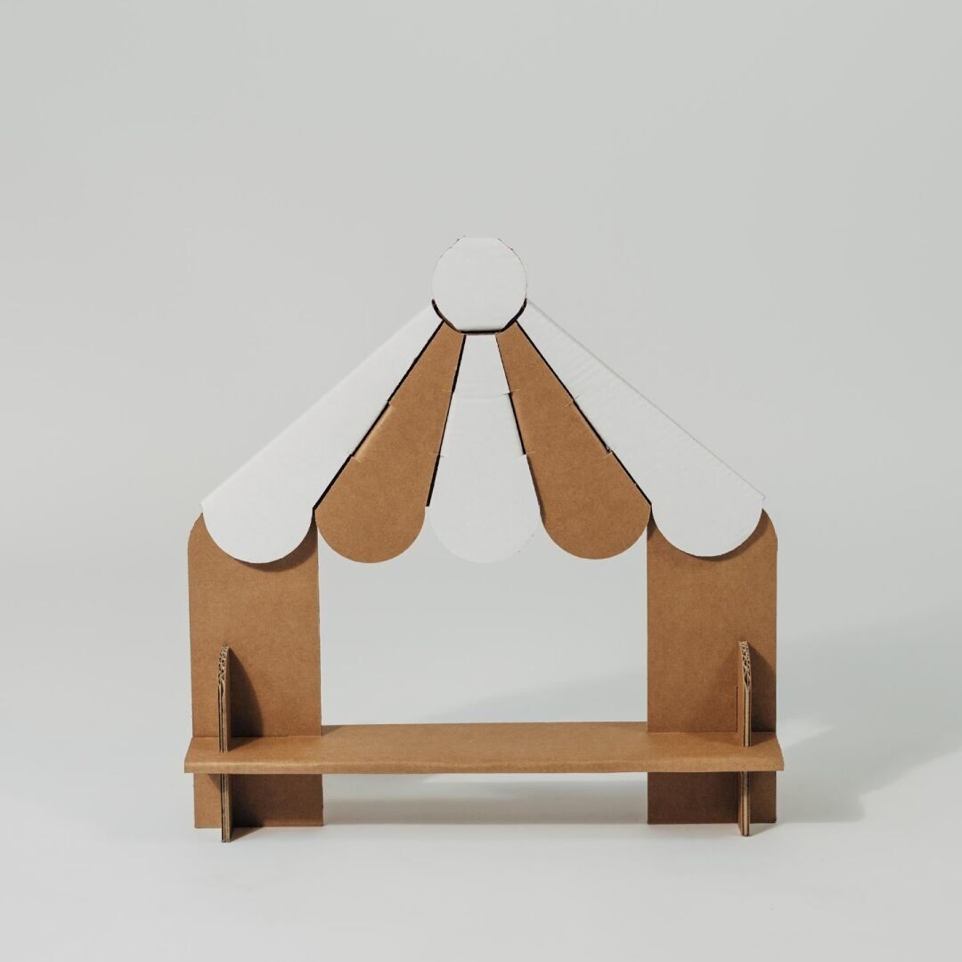 *Ridacchia e sorride* Teatro delle marionette