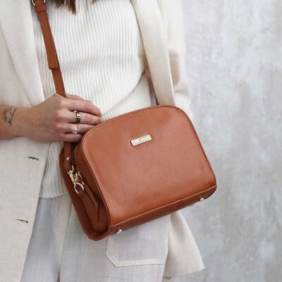 Casandra shoulder bag in smooth leather-colored leather