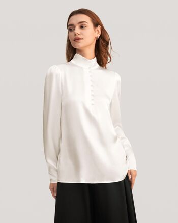 Blouse en soie avec boutons en nacre et col mao 4