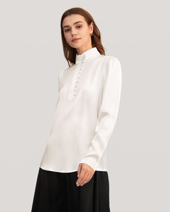 Blouse en soie avec boutons en nacre et col mao 7