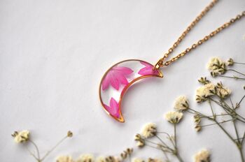 Collier croissant de lune et centaurées pressés 1