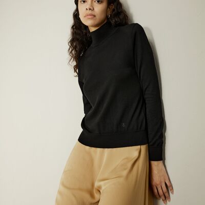 Thin turtleneck sweater made from ultra-fine merino wool