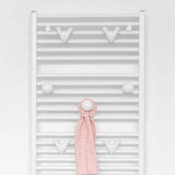 Support à poignée pour radiateurs et sèche-serviettes 2