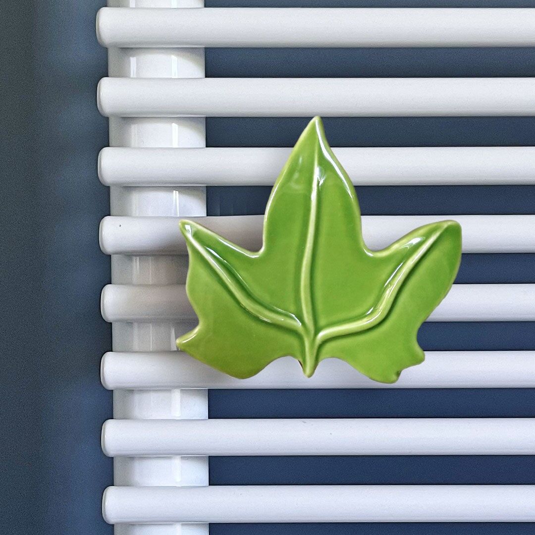 Frog House Hanger for Radiators and Towel Warmers