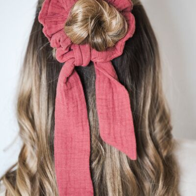 Dark pink double gauze cotton scarf