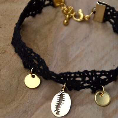 Boho bracelet - black lace & shell pendant