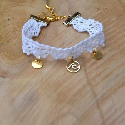 Bracelet boho - dentelle blanche & pendentif vague