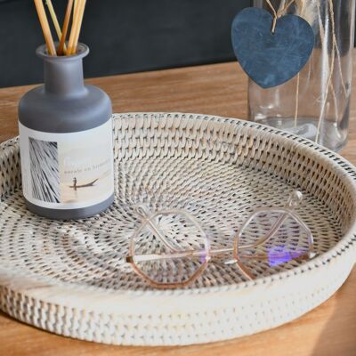 Small round tray model Rondo M white limed rattan