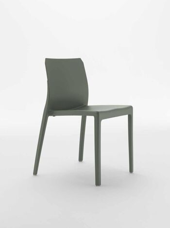 MI_AMI Bronze Green Chaise laquée vert mat, empilable, pour usage intérieur et extérieur. 2