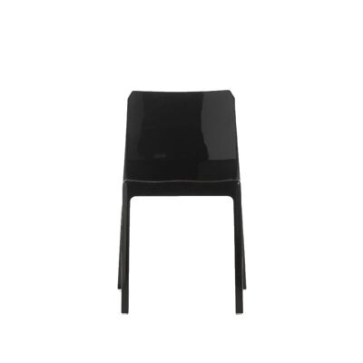 MI_AMI sedia nero lucido, impilabile, per uso indoor e outdoor.