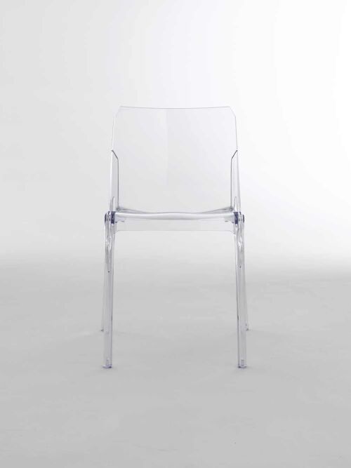 MI_AMI sedia in policarbonato trasparente, impilabile, per uso indoor e outdoor.
