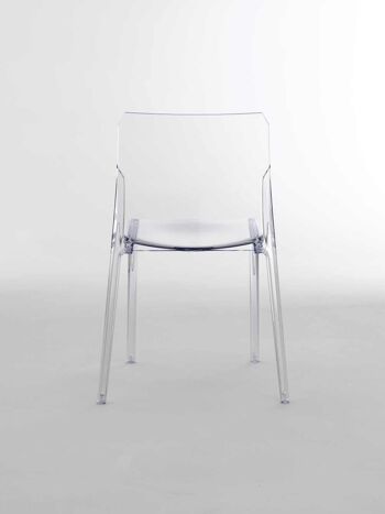 Chaise MI_AMI en polycarbonate transparent, empilable, pour usage intérieur et extérieur. 5