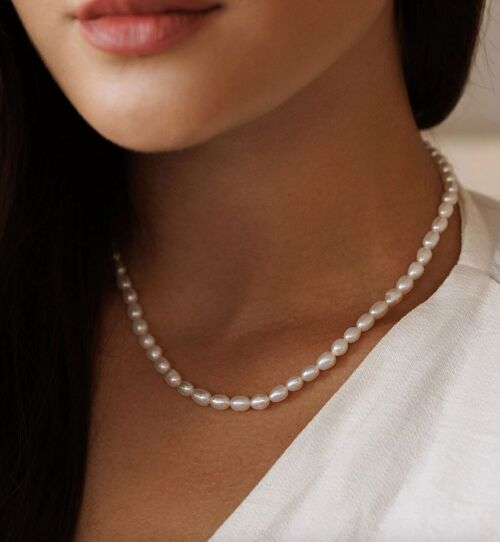 Pearl necklace | trendy jewellery | minimal | gold plated