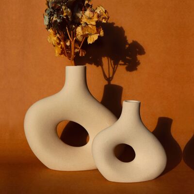 Duo di vasi asimmetrici in ceramica