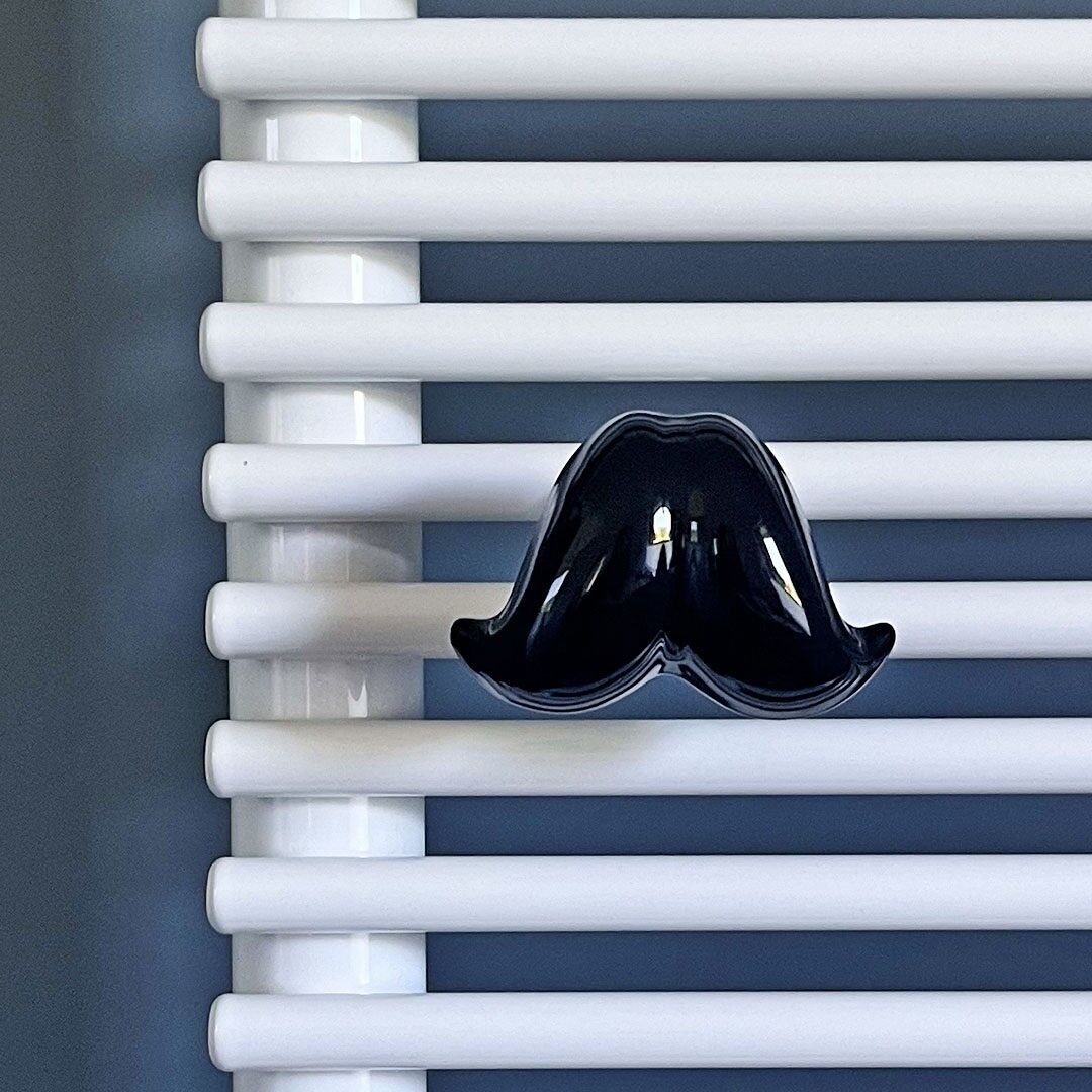 Jay Mustache Hanger for Radiators and Towel Warmers