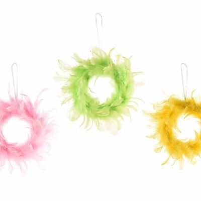 Colorful feather garlands to hang