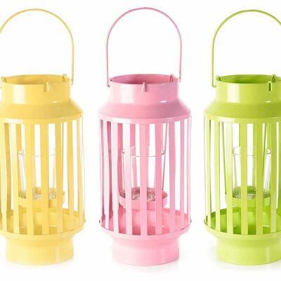Faroles con candelabros de cristal y metal de colores.