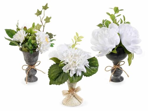 Vasetti in metallo con fiori artificiali e nastrini