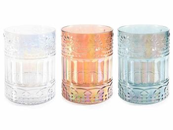 Vases en verre coloré et décorations en relief