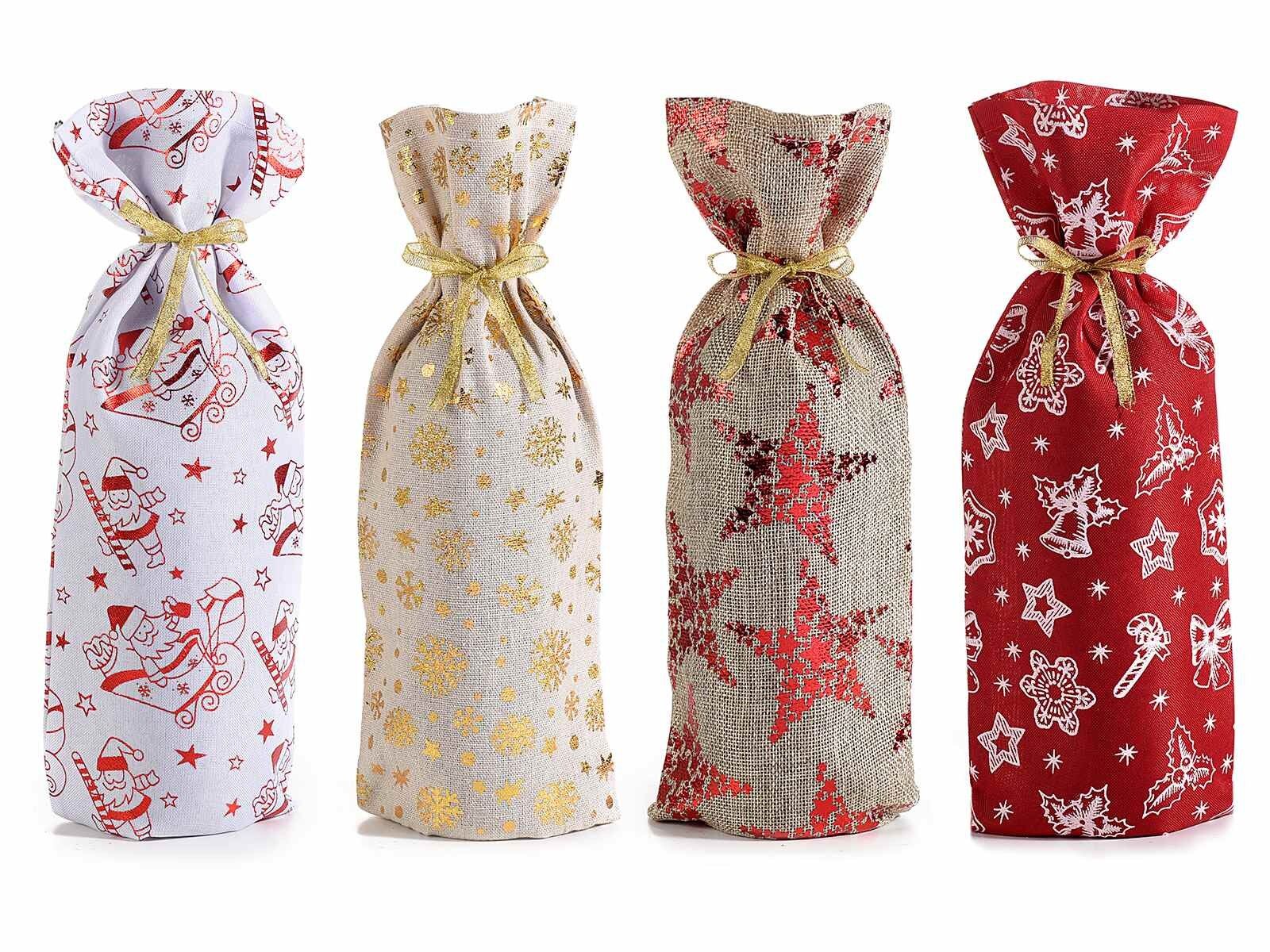 Flaschenhalter aus Stoff mit metallischen Sternverzierungen und goldenem Band