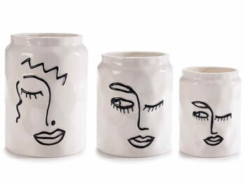 Ensemble de vases en porcelaine blanche avec visages de femmes effet martelé