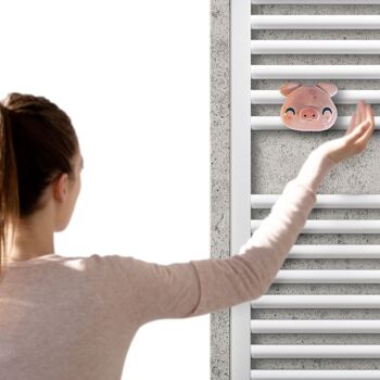 Cintre cochon rose pour radiateurs et sèche-serviettes 2