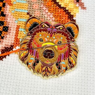 Mandala Bear Needle Minder pour point de croix, broderie, couture, quilting, travaux d’aiguille et mercerie