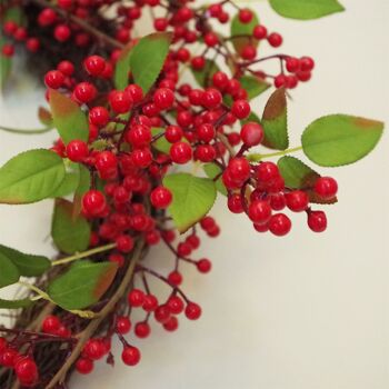 Couronne de luxe aspect Noël fleuriste à baies rouges 60 cm 24" 4