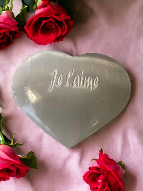Cœur en Sélénite gravé "Je t'aime", pour une déclaration d'amour.