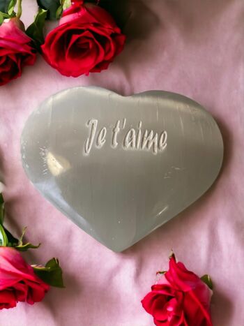 Cœur en Sélénite gravé "Je t'aime", pour une déclaration d'amour. 1