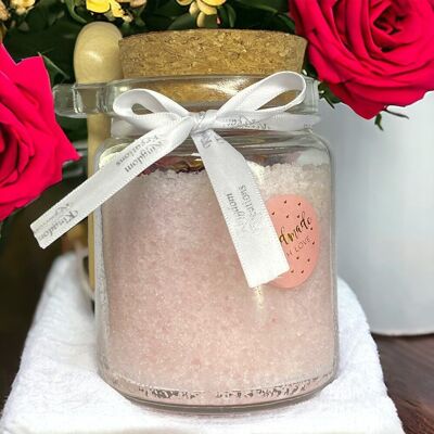 Sels de bain naturels parfum rose thé dans un pot en verre avec cuillère (225gr)
