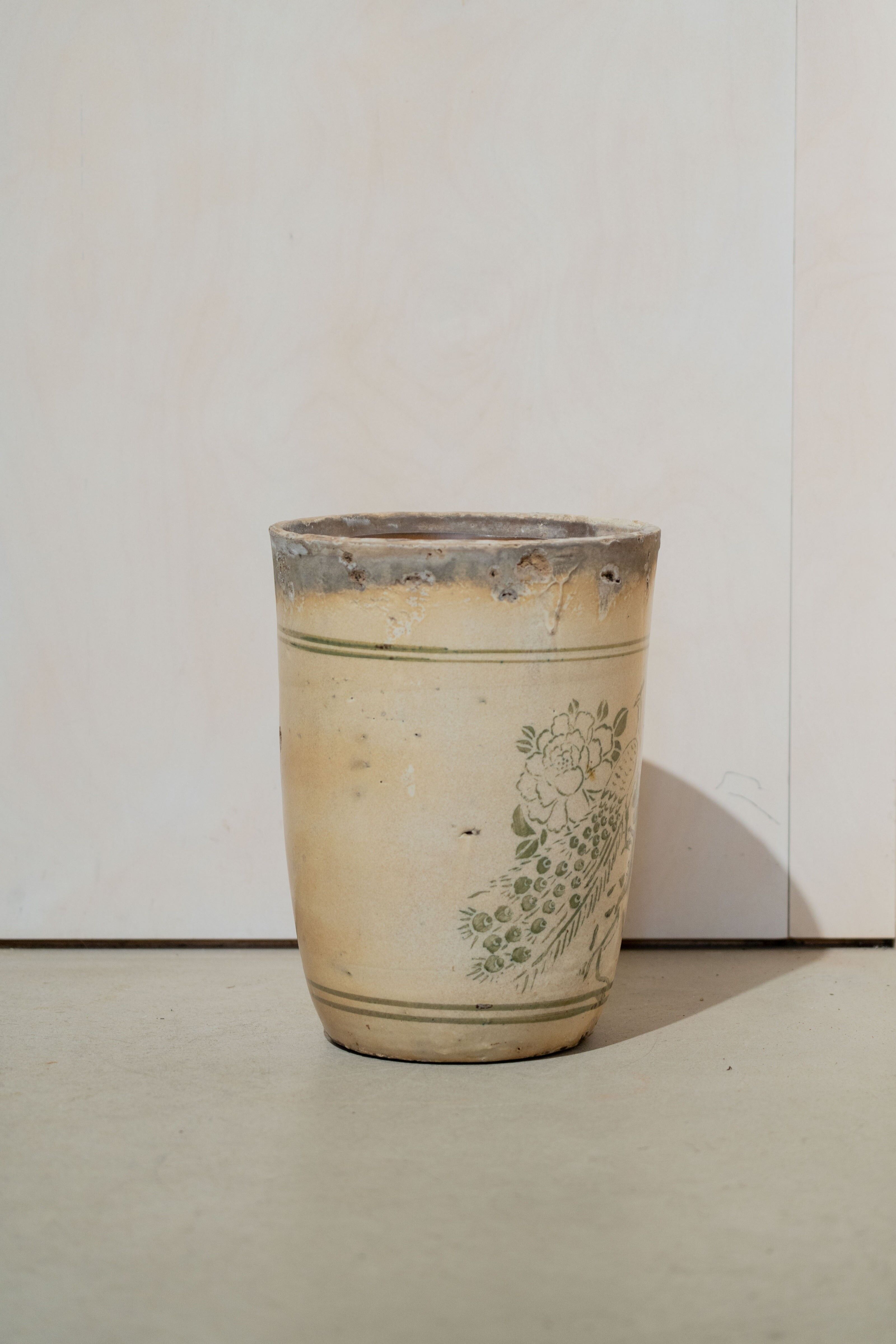 Vintage weiße Töpfe