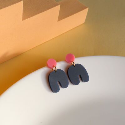 Small Squishy Arch earrings in pink dark blue