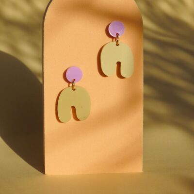 Small Squishy Arch earrings in lilac beige