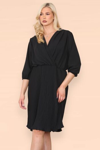 Robe midi plissée croisée 7