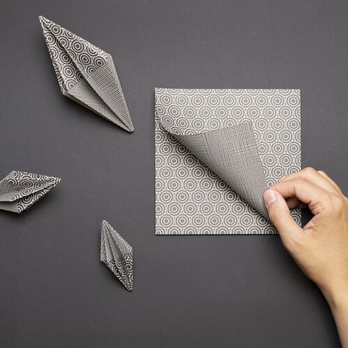 Origami Papier schwarz weiß für kreatives Basteln - Zweiseitiges schwarzes Scrapbooking Papier mit Kreis- und Netzmuster, 25 Blatt, 15x15 cm Recyclingpapier