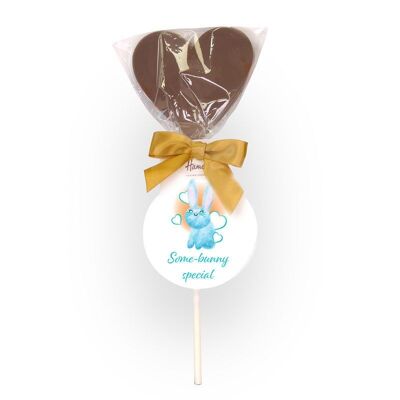 Piruleta de corazón de chocolate con leche - Especial Some-Bunny