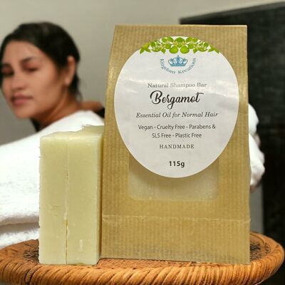Barra de champú natural hecha a mano con aceite esencial de bergamota para cabello normal
