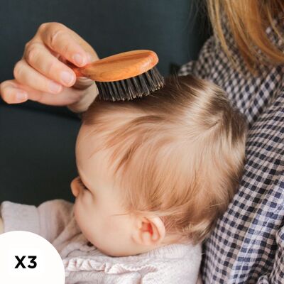 Cepillo de madera y cerdas de jabalí, modelo pequeño para niños.