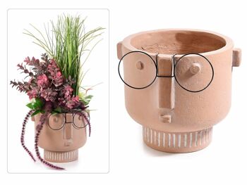 Vases à fleurs en magnésie avec visage et verres décorés