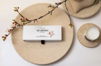 Coffret Cadeau Blanc I - Savons Solide de Luxe - 100% Naturels, Artisanaux et Écologiques 4