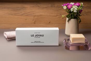 Coffret Cadeau Blanc II - Savons Solide de Luxe - 100% Naturels, Artisanaux et Écologiques 7